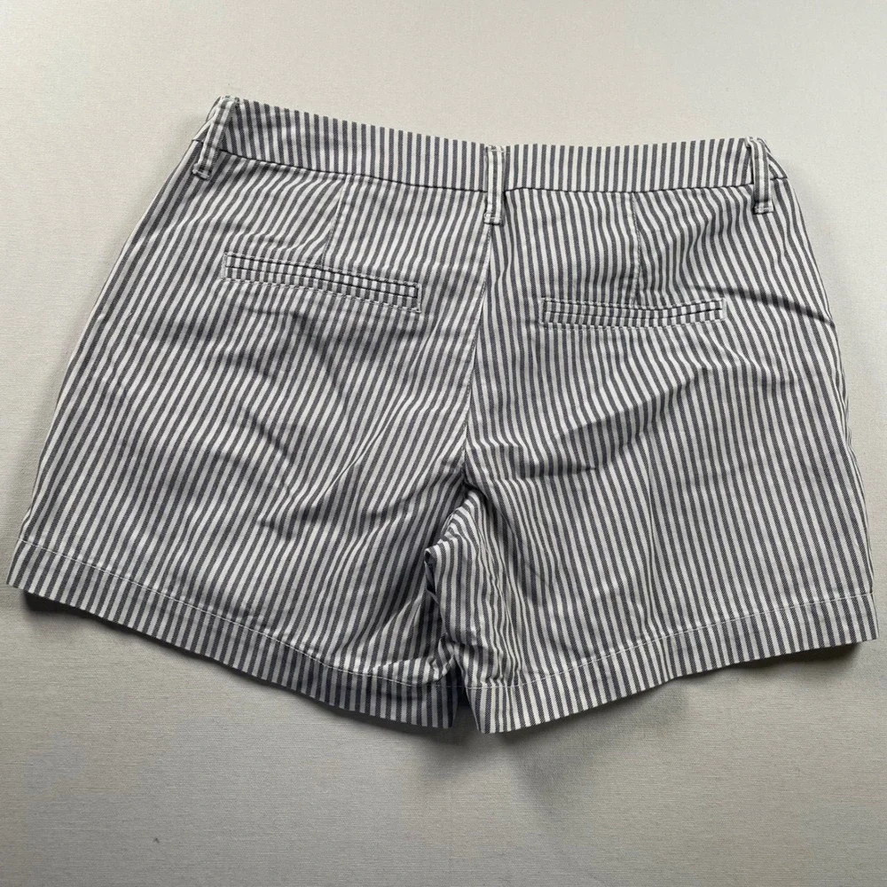 Old Navy Everyday Short Womens 2 Navy White Striped Seersucker Cotton Stretch